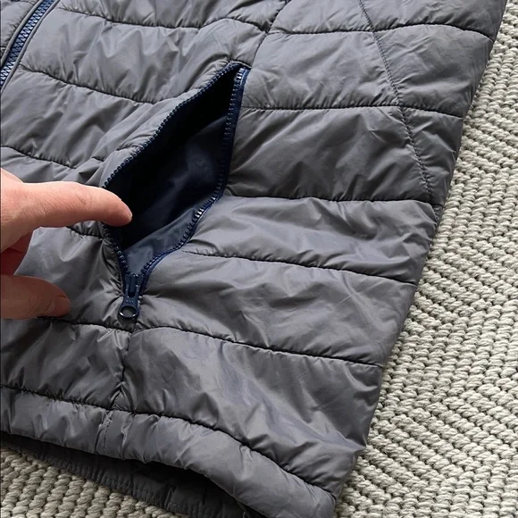 Johnnie-O Men's Quilted Vest - Picture 10 of 11
